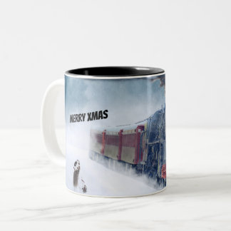 Winter-Weihnachtszug mit Mädchen Zweifarbige Tasse
