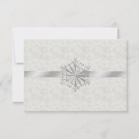 Winter White and Silver Snowflake Wedding RSVP Karte (Vorderseite)