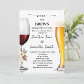 Winter White Floral Wine and Brews Couples Shower Einladung (Stehend Vorderseite)