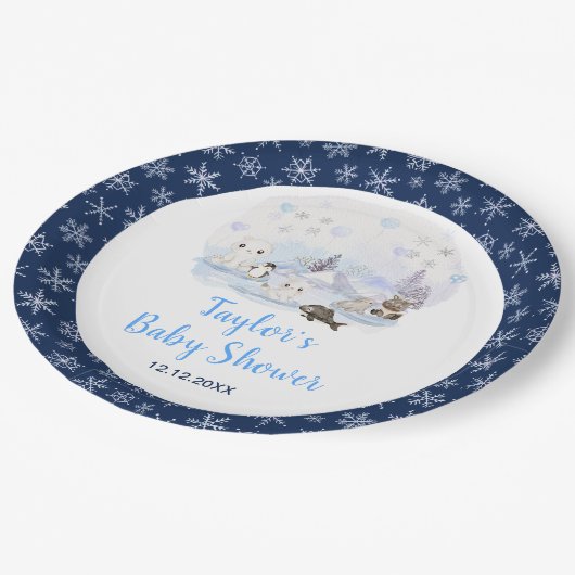 Winter Wonderland Arctic Animals Baby Shower Pappteller (Schrägansicht)