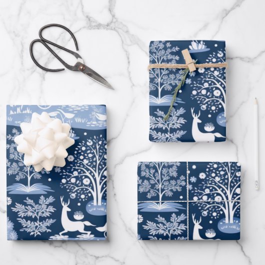Winter Wonderland: Blauer und weißer Weihnachtsbau Geschenkpapier Set (Vorderseite)