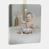 Winter Wonderland Boy Erste Weihnachtszeit Keramikornament (Rechts)