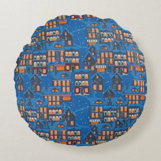 Winter Wonderland: Nachtleben im Haus Scapes Rundes Kissen