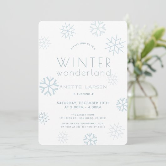 Winter Wonderland Snowflake Blue Geburtstag Einladung (Stehend Vorderseite)