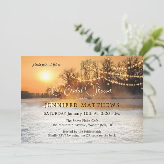Winter Wonderland String Lights QR Brautparty Einladung (Stehend Vorderseite)