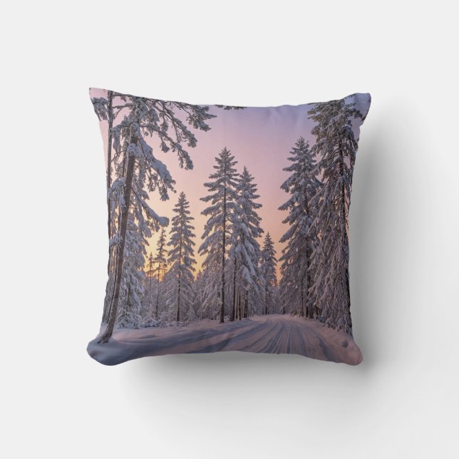 Winter Wonderland Sunset Throw Kissen (Vorderseite)