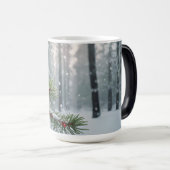 Winter Wonderland Tasse Evergreen Pine & Red Berri (VorderseiteRechts)