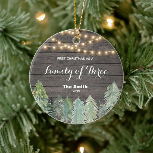 Winter Wood Erste Weihnacht als Familie von drei Keramik Ornament (Baum)