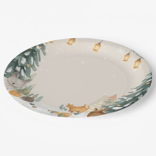 Winter Woodland Paper Plates – Snowy Pine Trees Pappteller (Schrägansicht)