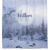 Winter Wunderland Nebel Fichtenwald Schneemonogram Duschvorhang (Vorderseite)