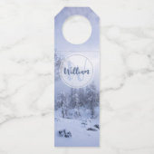 Winter Wunderland Nebel Fichtenwald Schneemonogram Flaschenanhänger (Vorderseite)