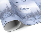 Winter Wunderland Nebel Fichtenwald Schneemonogram Geschenkpapier (Rolleneckpunkt)