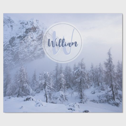 Winter Wunderland Nebel Fichtenwald Schneemonogram Geschenkpapier (Flach)