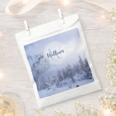 Winter Wunderland Nebel Fichtenwald Schneemonogram Geschenktütchen (Ausgeschnitten)