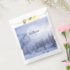Winter Wunderland Nebel Fichtenwald Schneemonogram Geschenktütchen