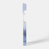 Winter Wunderland Nebel Fichtenwald Schneemonogram iPhone Hülle (Linke Seite)