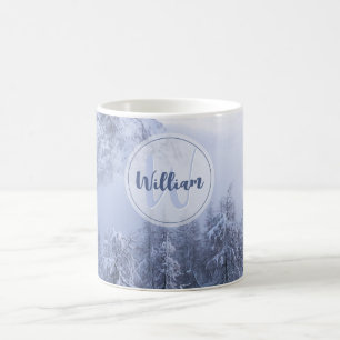 Winter Wunderland Nebel Fichtenwald Schneemonogram Kaffeetasse