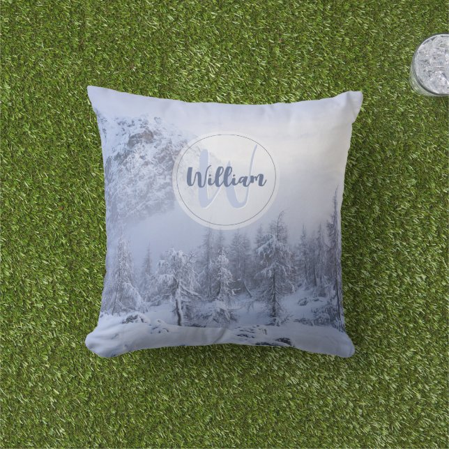 Winter Wunderland Nebel Fichtenwald Schneemonogram Kissen (Golfball-Marker)