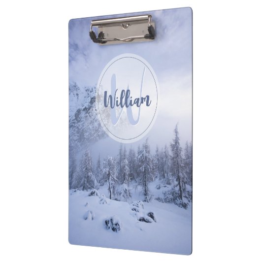 Winter Wunderland Nebel Fichtenwald Schneemonogram Klemmbrett (Links)