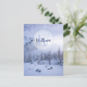 Winter Wunderland Nebel Fichtenwald Schneemonogram Postkarte (Stehend Vorderseite)
