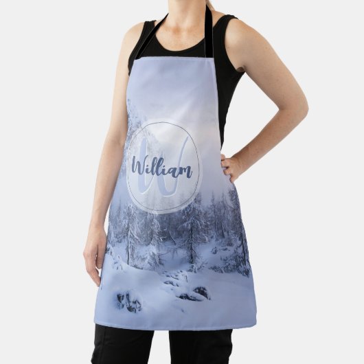 Winter Wunderland Nebel Fichtenwald Schneemonogram Schürze (InSitu)