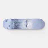 Winter Wunderland Nebel Fichtenwald Schneemonogram Skateboard (Horizontal)