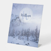 Winter Wunderland Nebel Fichtenwald Schneemonogram Sockelschild (Vorderseite)
