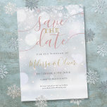 Winter Wunderland Rosa und Gold Save The Date<br><div class="desc">Eine winterlich gerettet Karte mit eleganter Typografie und zarten Schneeflocken auf Winterfrostboden. Ideal für Winterhochzeiten,  Geburtstagsfeiern oder andere besondere Veranstaltungen. Entwickelt von Thisisnotme©</div>