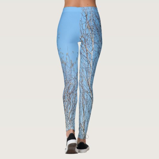 Winterbäume gegen den blauen Himmel Leggings (Rückseite)