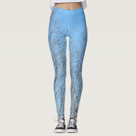 Winterbäume gegen den blauen Himmel Leggings
