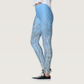 Winterbäume gegen den blauen Himmel Leggings (Links)