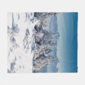 Winterbäume in Bergen mit frischen Schneefällen Fleecedecke (Vorderseite (Horizontal))