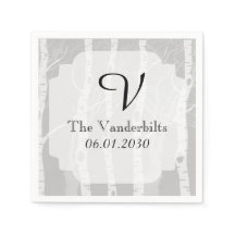 Winterbäume in der grauen Monogramm-Hochzeit