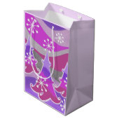 Winterbäume Lila Geschenktasche Mittlere Geschenktüte (Rückseite Schrägansicht)