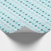 Winterbäume und Schneeflocken Muster Blau Geschenkpapier (Ecke)