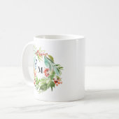 Winterberry Holly und Juniper Christmas Monogram Kaffeetasse (Vorderseite Links)