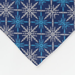 Winterblaue Schneeflockendecke Fleecedecke