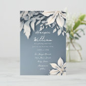 Winterblumenschneeweiße und eisblaue Hochzeit Einladung (Stehend Vorderseite)