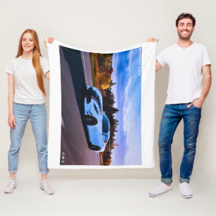 Winterdecke mit weißem Sportwagen Fleecedecke
