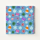 Winterdoodles Blaues Muster mit Monogramm Notizblock (Rückseite)
