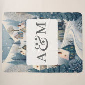 Winterdörfenszene mit Doppelmonogramm Sherpadecke (Vorderseite (Horizontal))