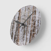 Wintereissturm im Wald Runde Wanduhr (Winkel)