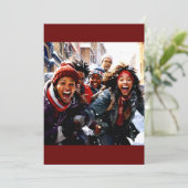 Winterfreude: Kinderschneejacht Feiertagskarte (Stehend Vorderseite)