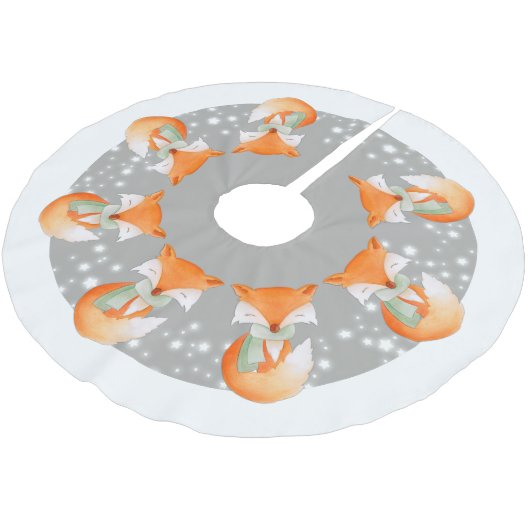 Winterfuchs eingewickelt oben im Schneebaum-Shirt Polyester Weihnachtsbaumdecke (Schrägansicht)