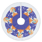Winterfuchs im Shirt der Schneebäume Polyester Weihnachtsbaumdecke (Vorderseite)