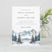 Wintergebirge Pinienbäume in einer Hochzeit Einladung (Stehend Vorderseite)