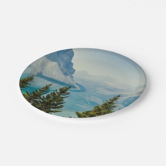 Wintergebirgsseen Pappteller (Schrägansicht)