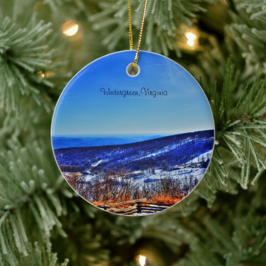 Wintergreen Virginia Mountain Ski Resort im Winter Keramik Ornament (Baum)