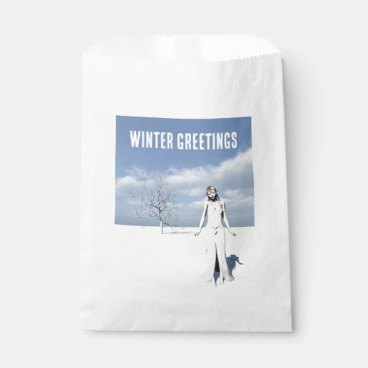 Wintergrüße. Weiblicher Elf geht durch den Schnee Geschenktütchen (Vorderseite)