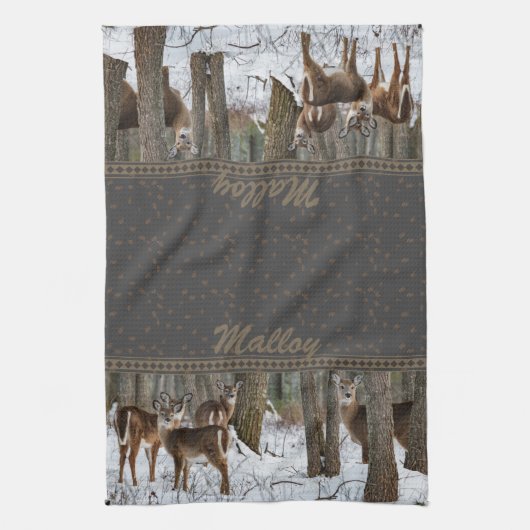 Winterhirsche und Pinecones Geschirrtuch (Vertikal)